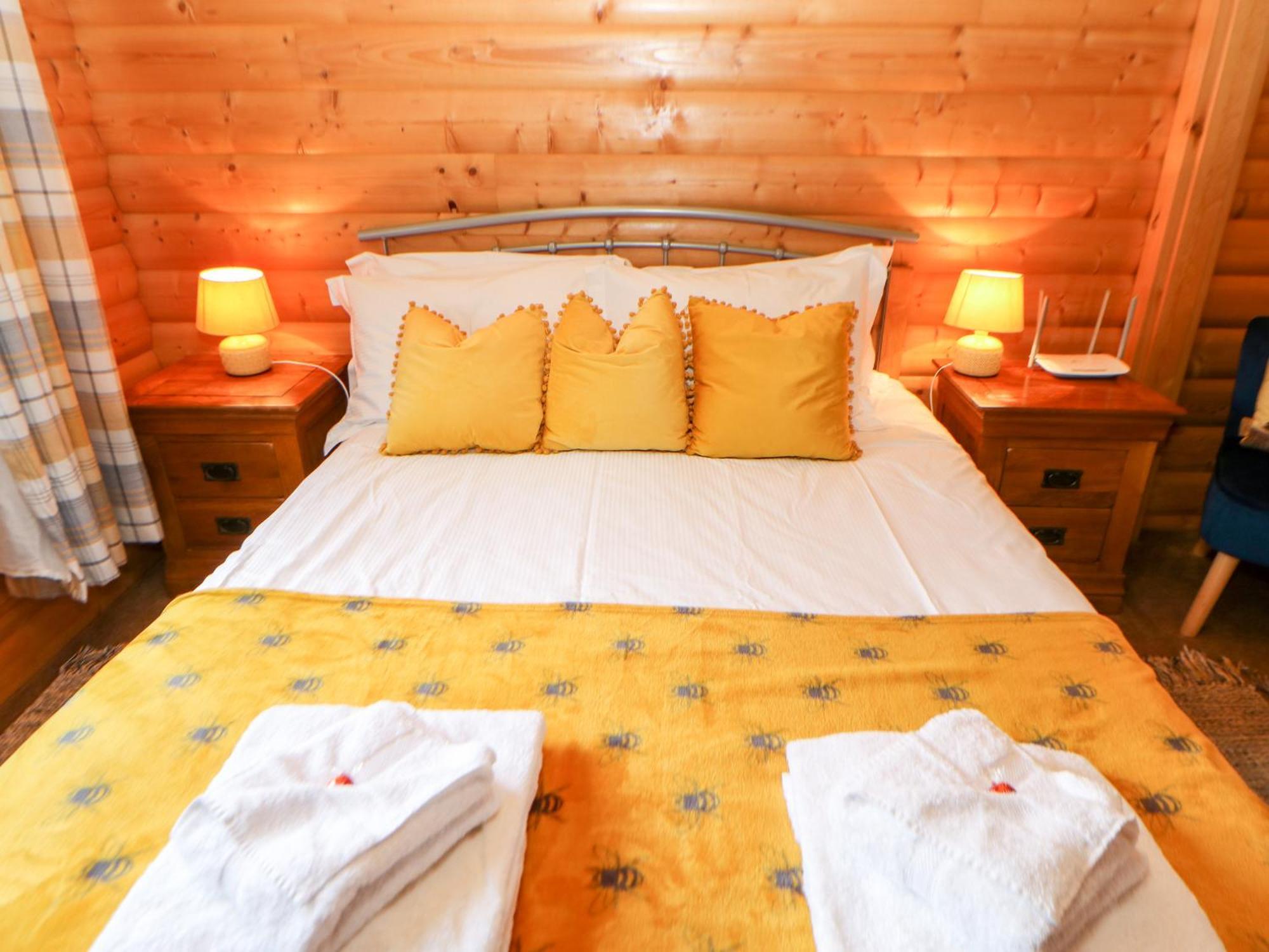 Heathcliff Villa นอร์ทอัลเลอร์ทัน ภายนอก รูปภาพ