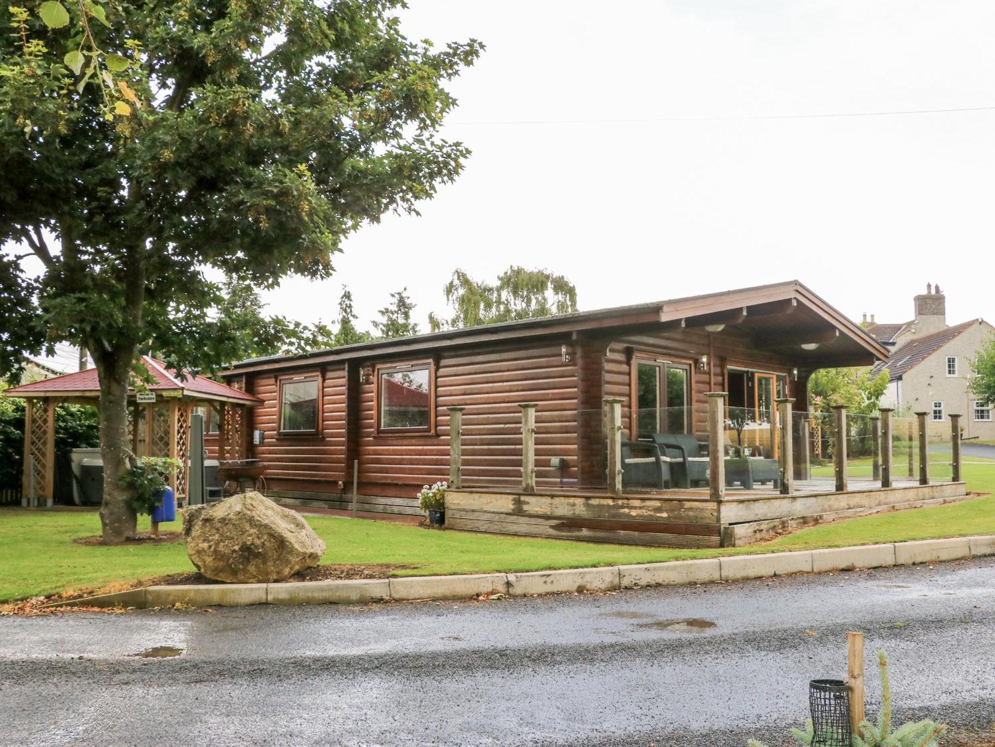 Heathcliff Villa นอร์ทอัลเลอร์ทัน ภายนอก รูปภาพ