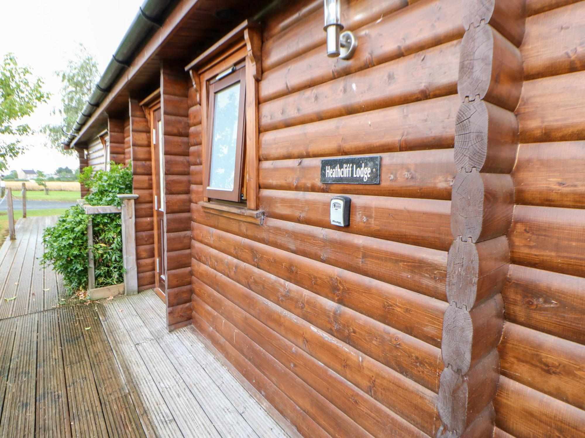 Heathcliff Villa นอร์ทอัลเลอร์ทัน ภายนอก รูปภาพ